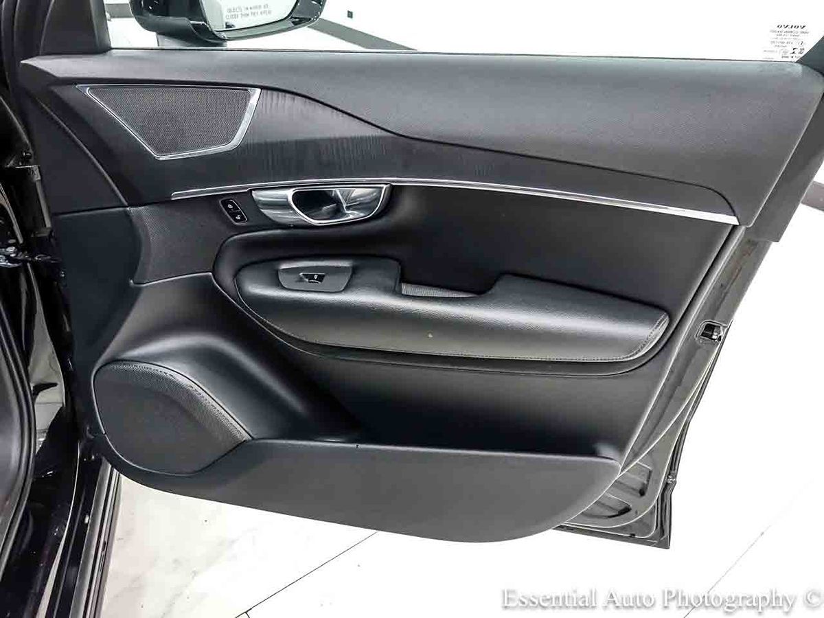 Photo 31 of this Volvo XC90