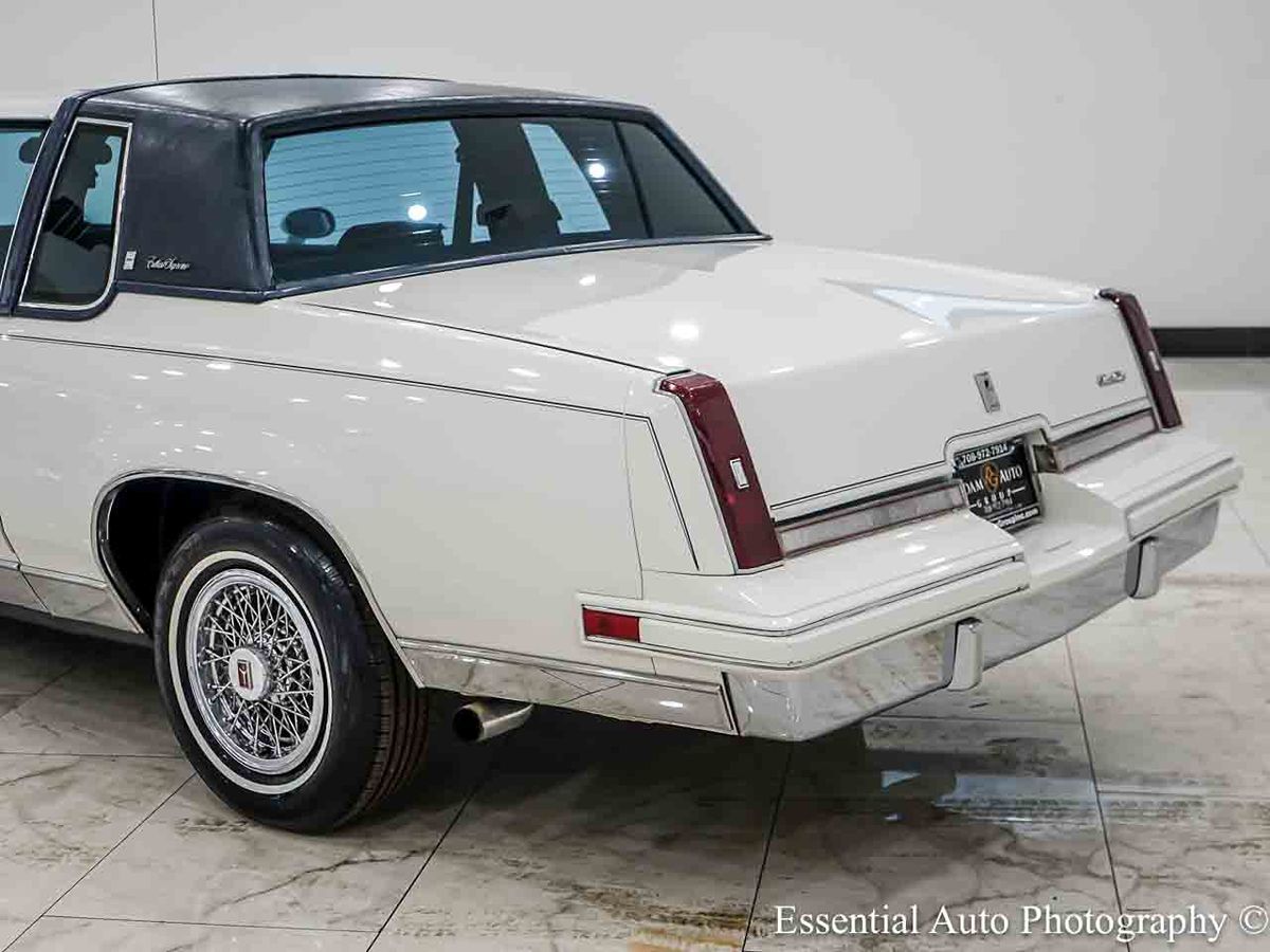 Photo 9 of this Oldsmobile Cutlass Supreme