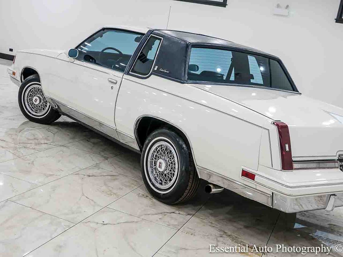 Photo 10 of this Oldsmobile Cutlass Supreme