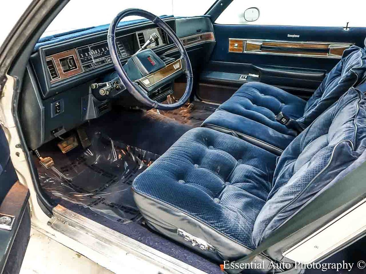Photo 12 of this Oldsmobile Cutlass Supreme