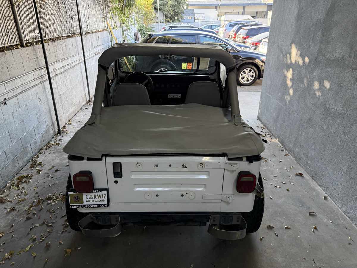 1988 Jeep Wrangler Two-Door Base photo 9