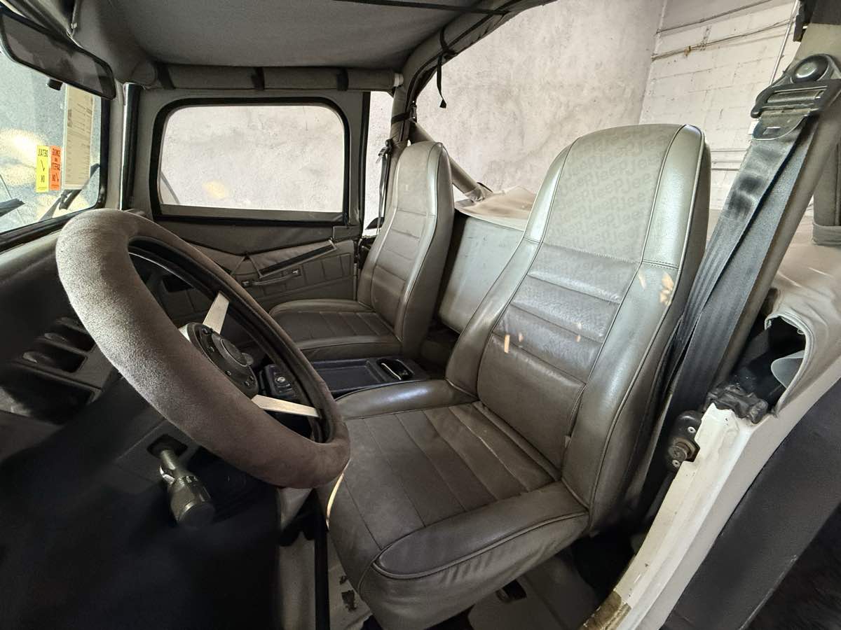 1988 Jeep Wrangler Two-Door Base photo 25
