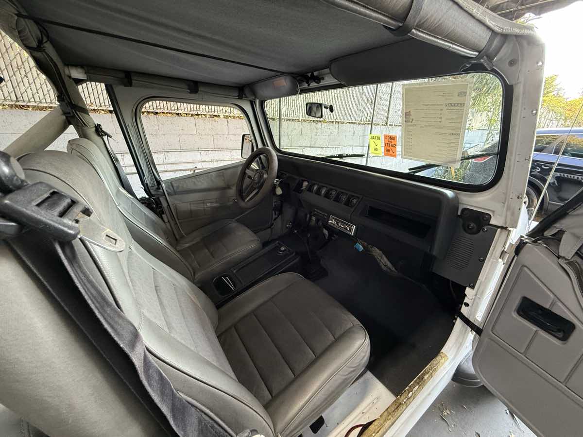 1988 Jeep Wrangler Two-Door Base photo 29