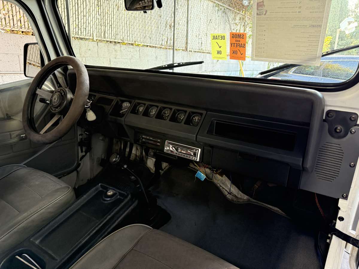 1988 Jeep Wrangler Two-Door Base photo 31