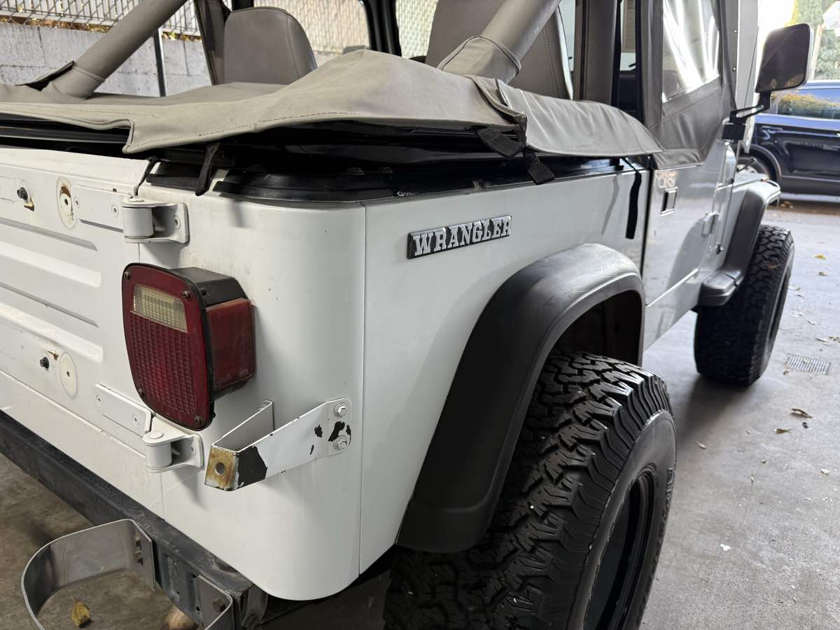 1988 Jeep Wrangler Two-Door Base photo 33