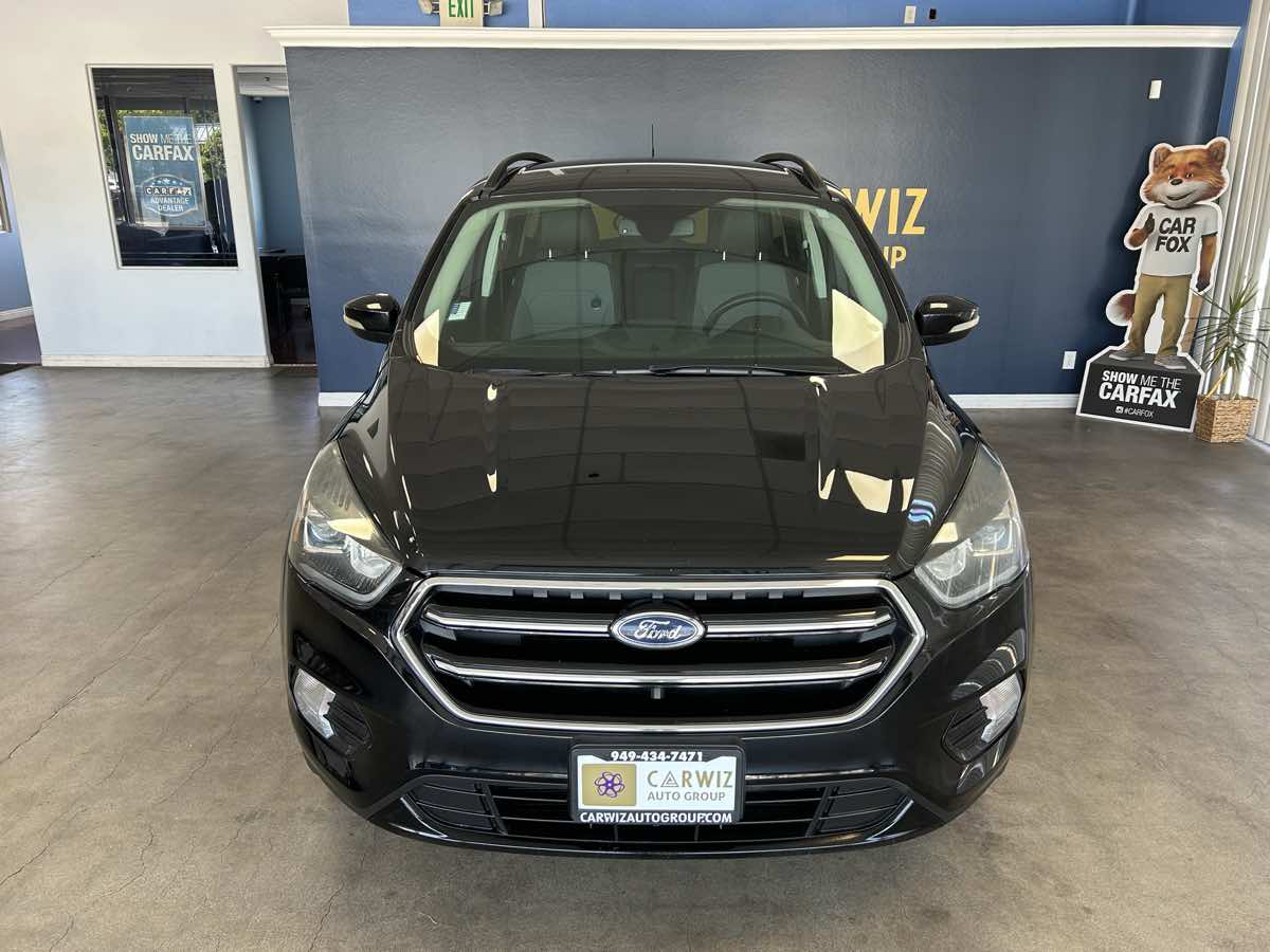 2017 Ford Escape Titanium photo 2