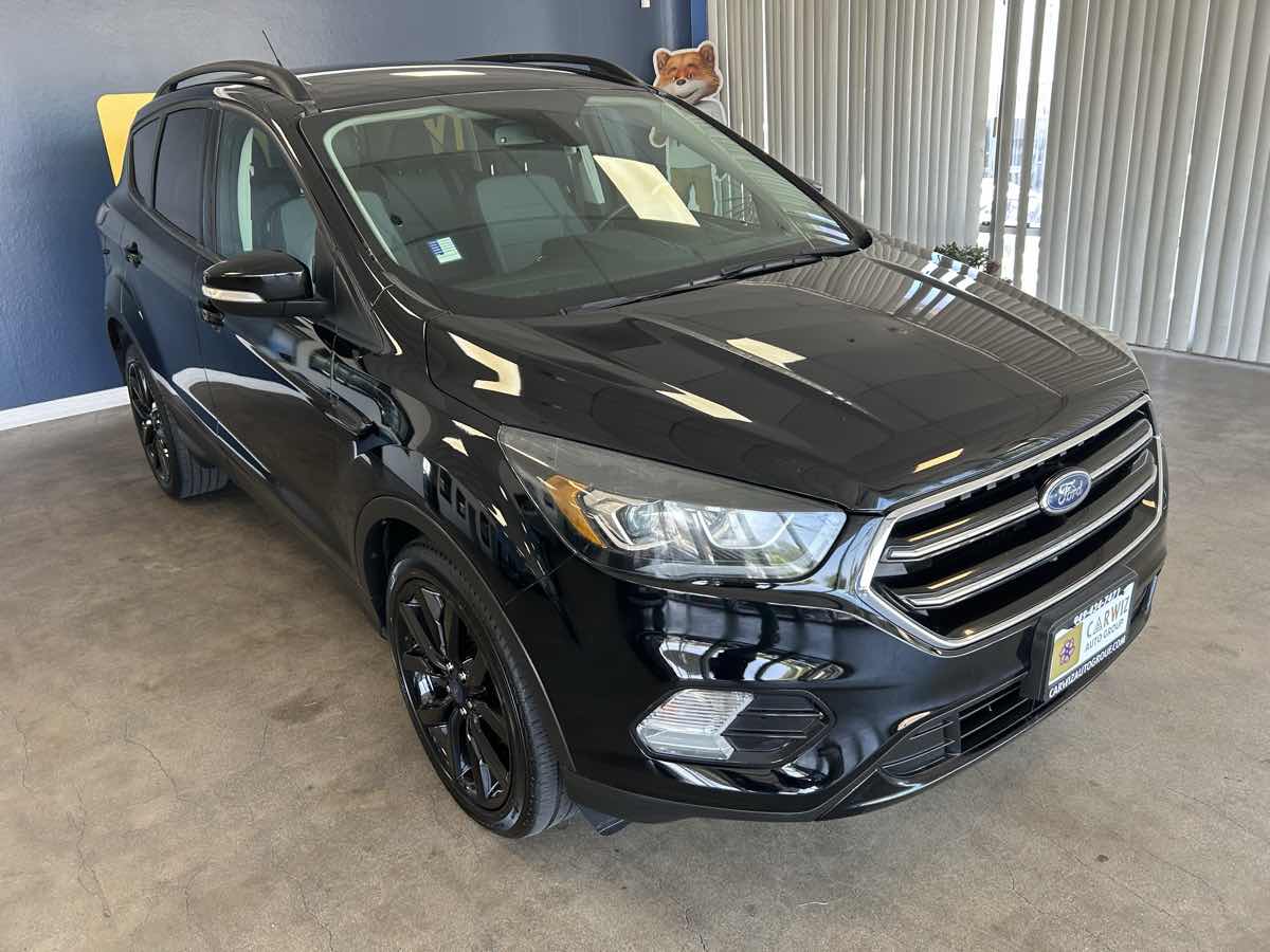 2017 Ford Escape Titanium photo 4