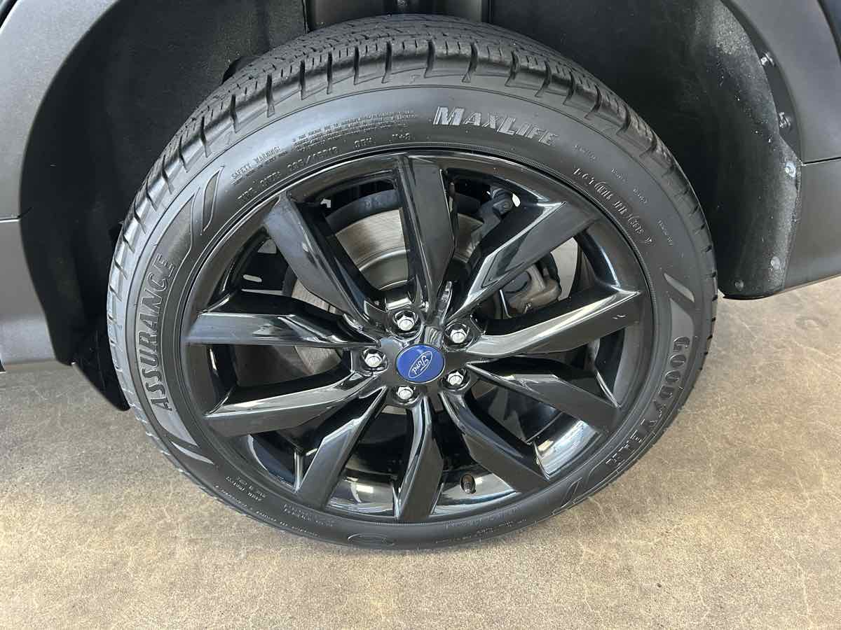 2017 Ford Escape Titanium photo 9