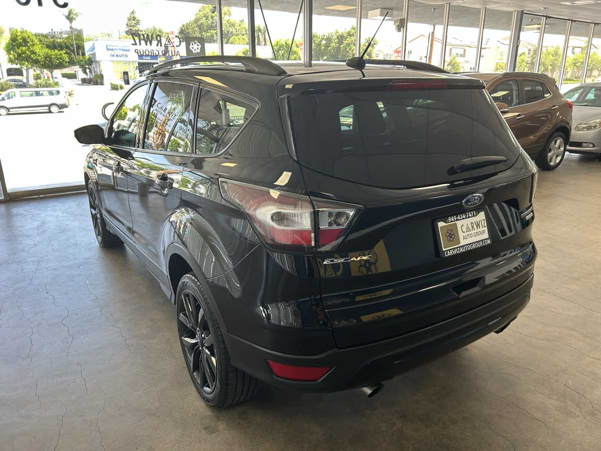 2017 Ford Escape Titanium photo 16
