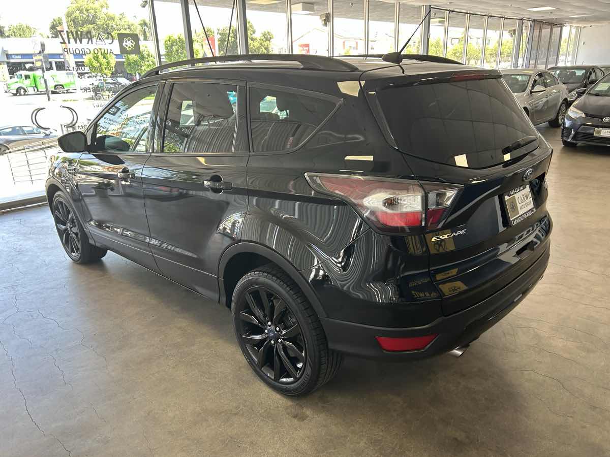 2017 Ford Escape Titanium photo 17