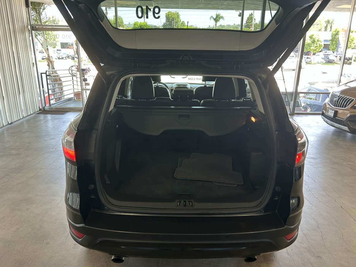 2017 Ford Escape Titanium photo 21