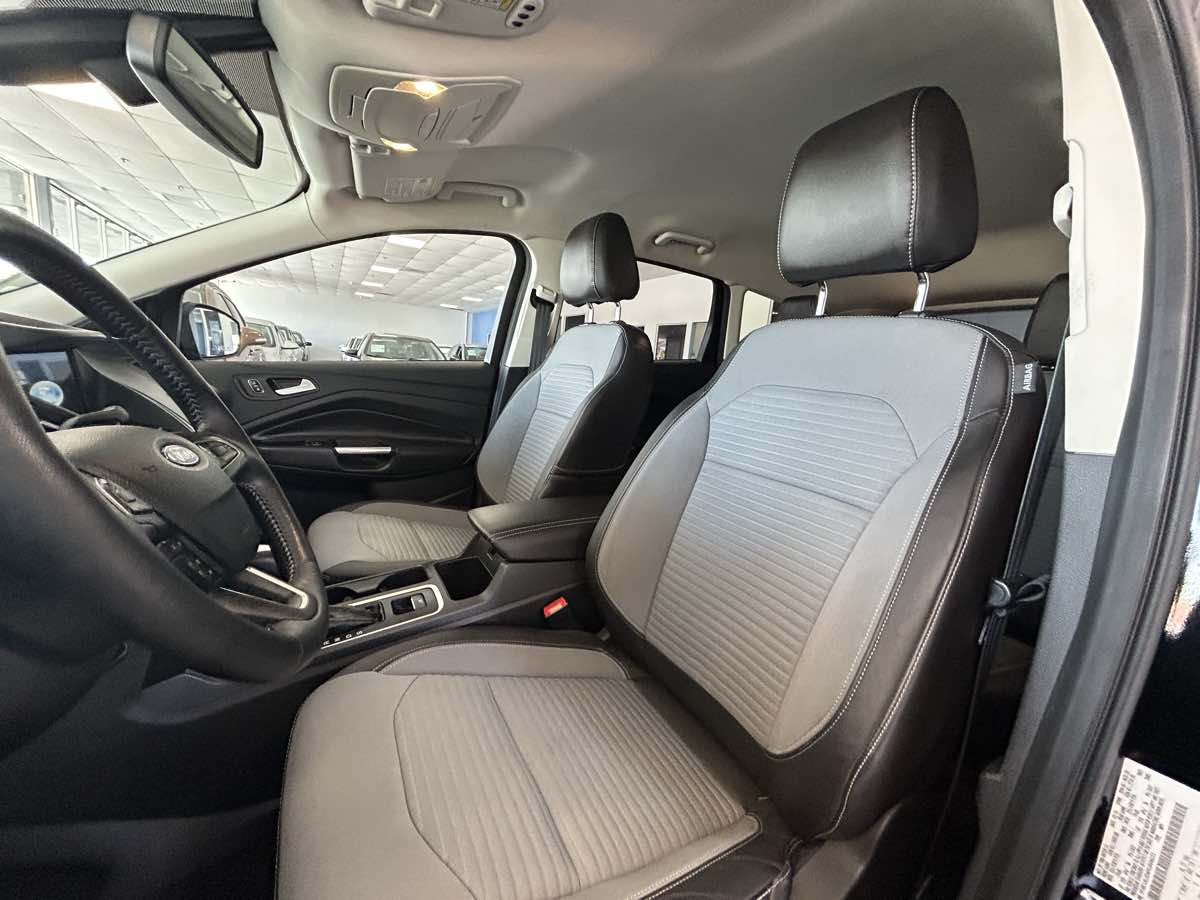 2017 Ford Escape Titanium photo 26