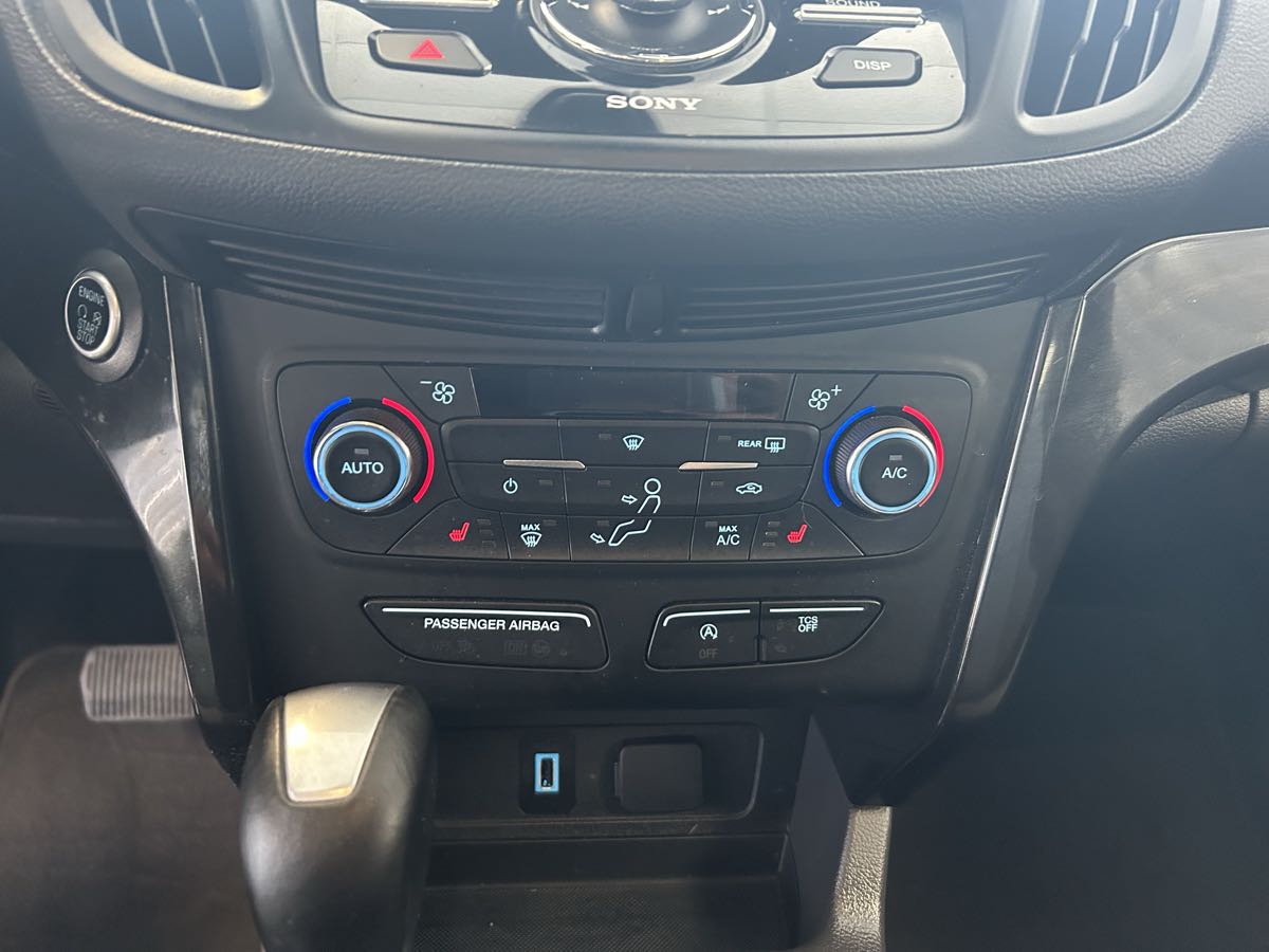 2017 Ford Escape Titanium photo 31
