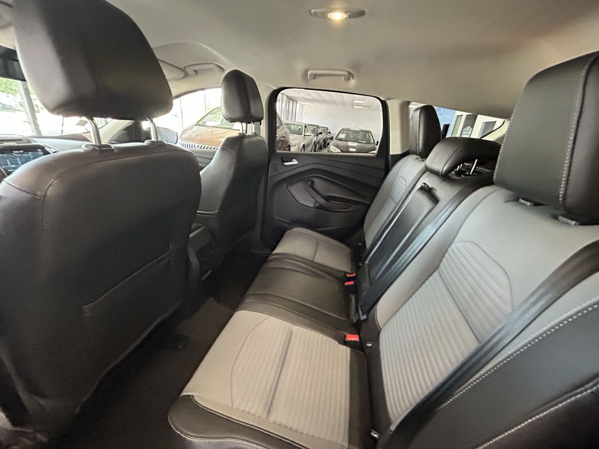 2017 Ford Escape Titanium photo 40