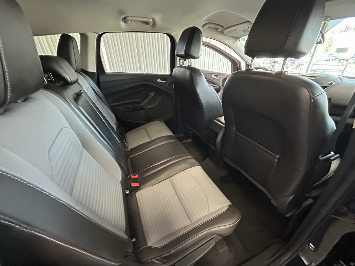 2017 Ford Escape Titanium photo 42