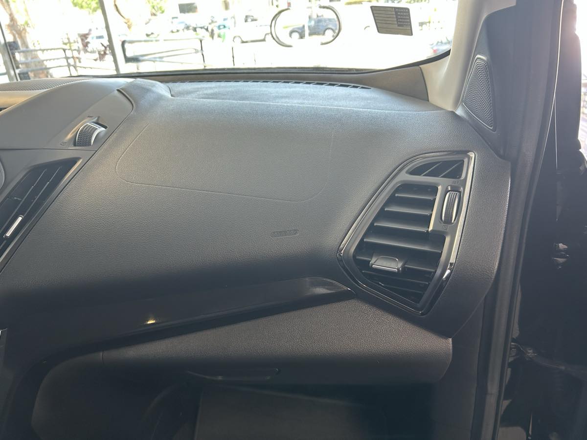 2017 Ford Escape Titanium photo 48