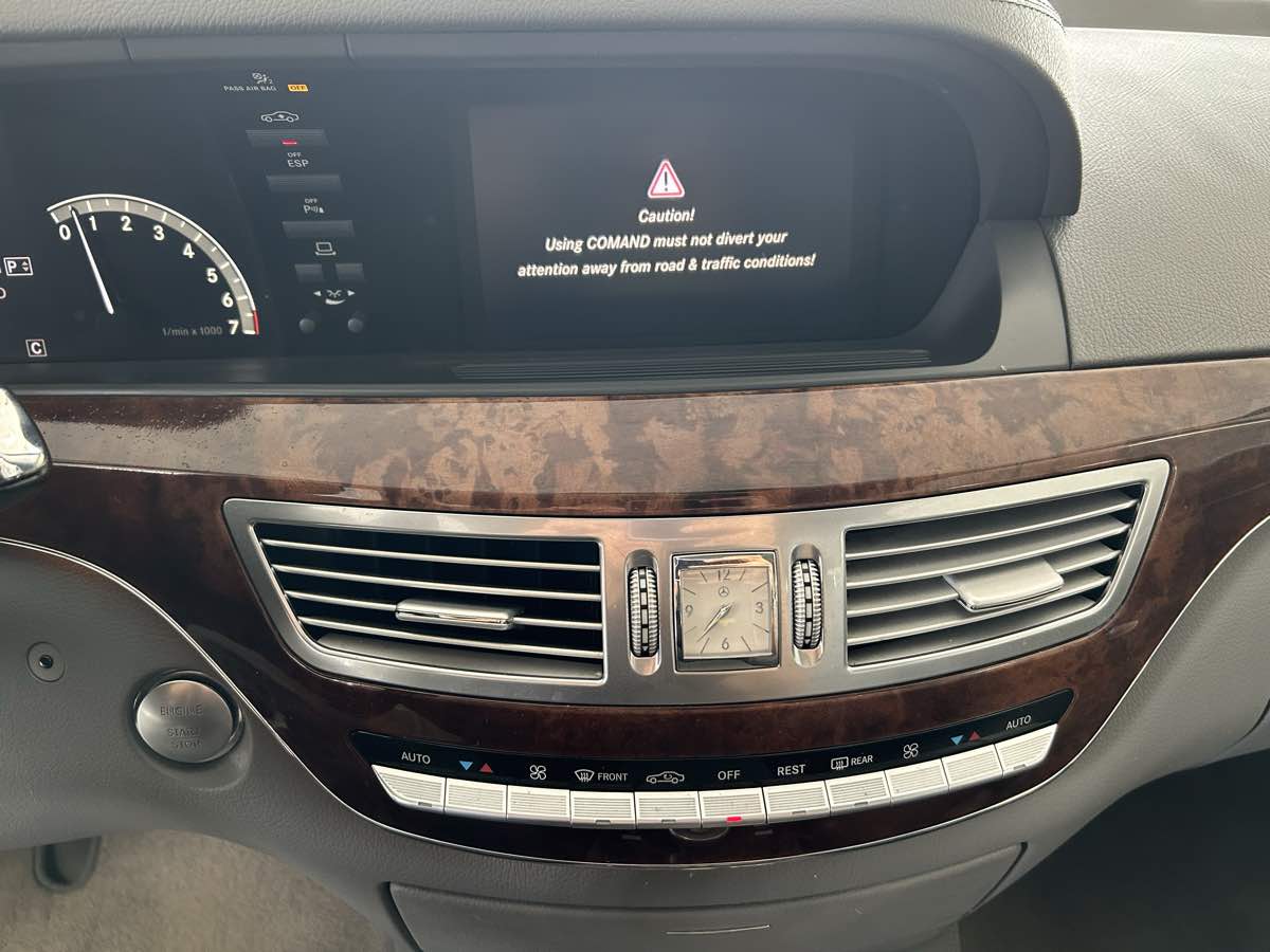 2008 Mercedes Benz S 550 photo 30