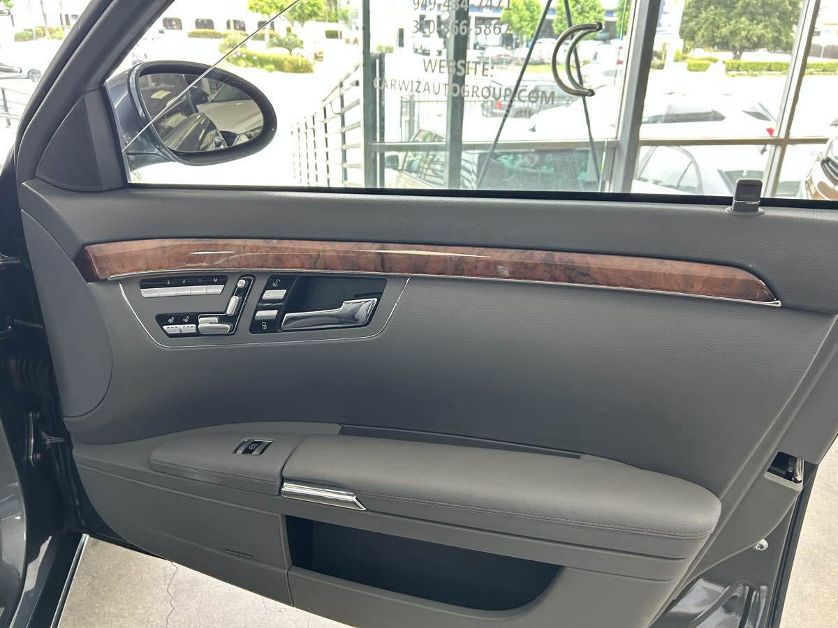 2008 Mercedes Benz S 550 photo 45