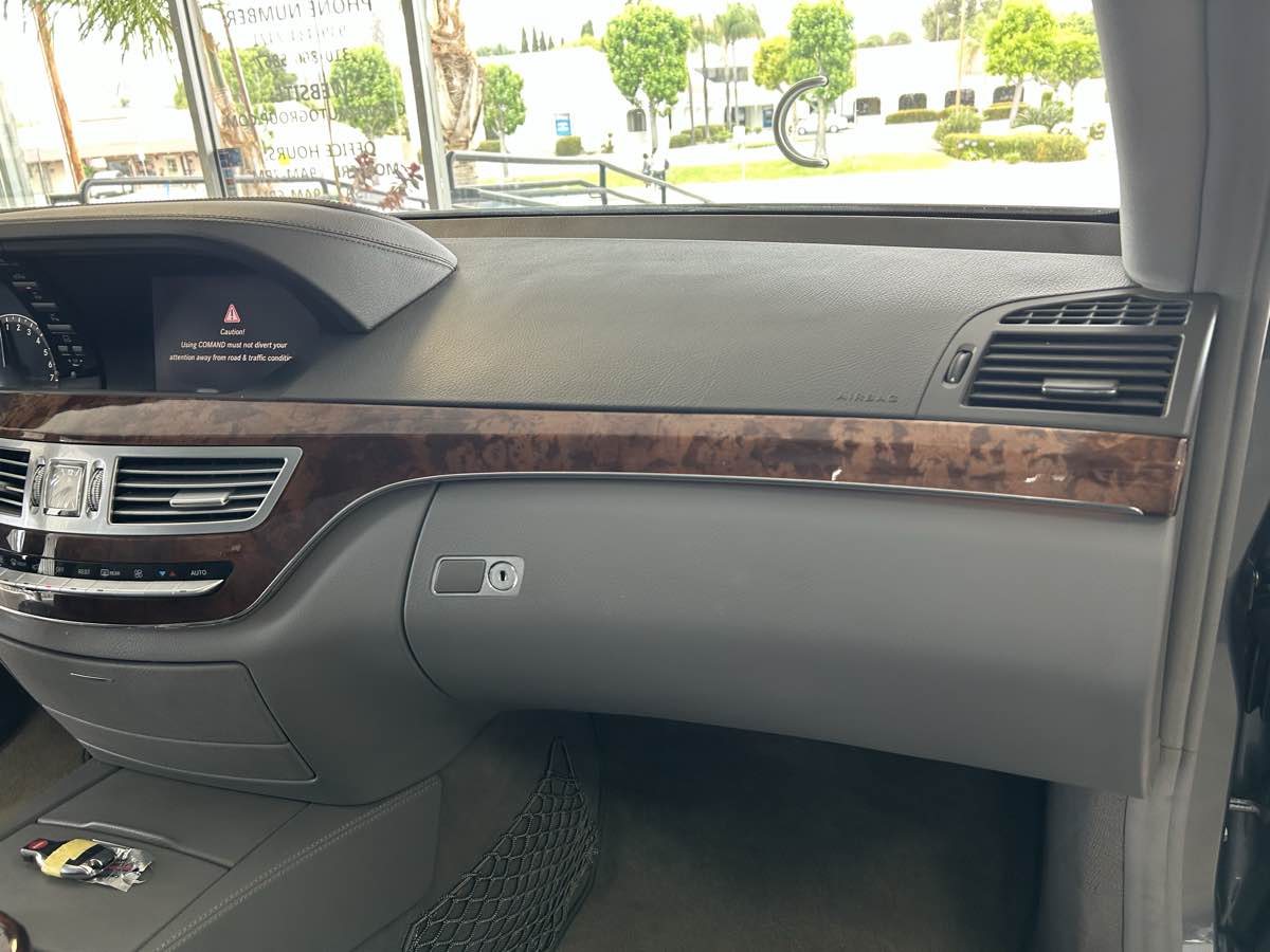 2008 Mercedes Benz S 550 photo 47
