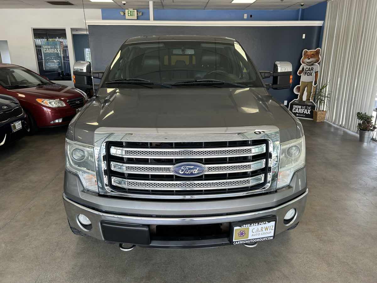 2013 Ford F-150 Lariat photo 2