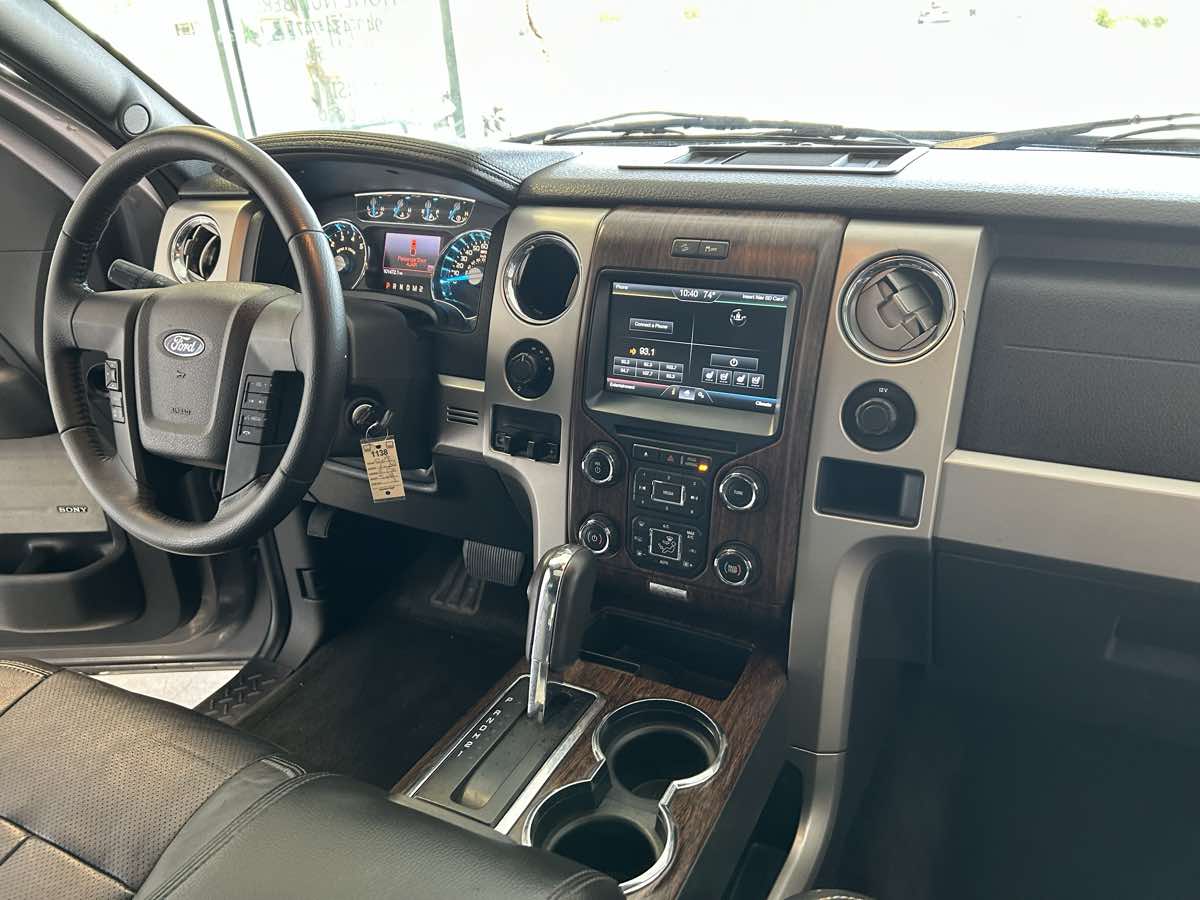 2013 Ford F-150 Lariat photo 17