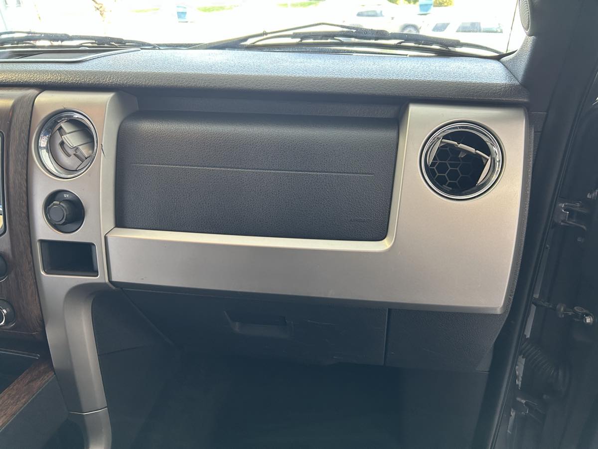 2013 Ford F-150 Lariat photo 20