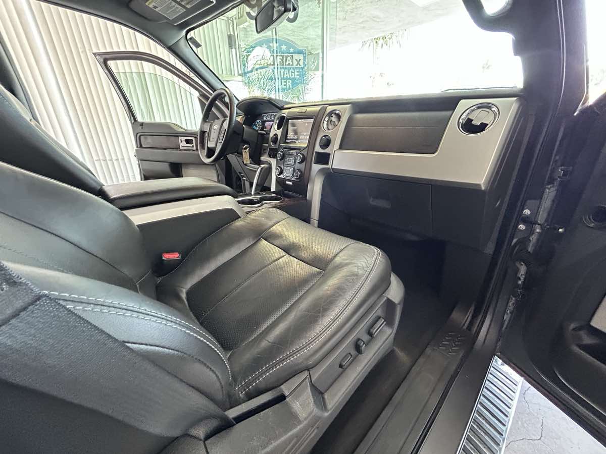 2013 Ford F-150 Lariat photo 26