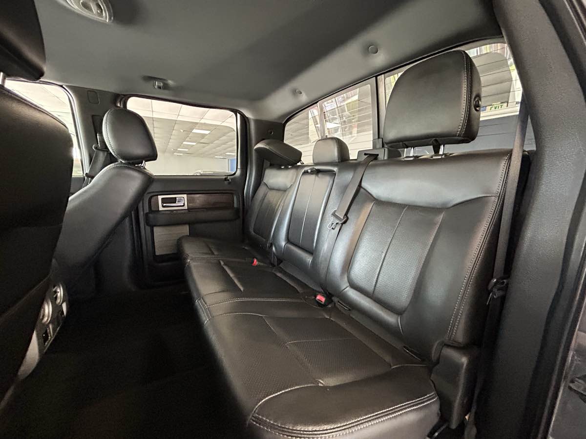 2013 Ford F-150 Lariat photo 30