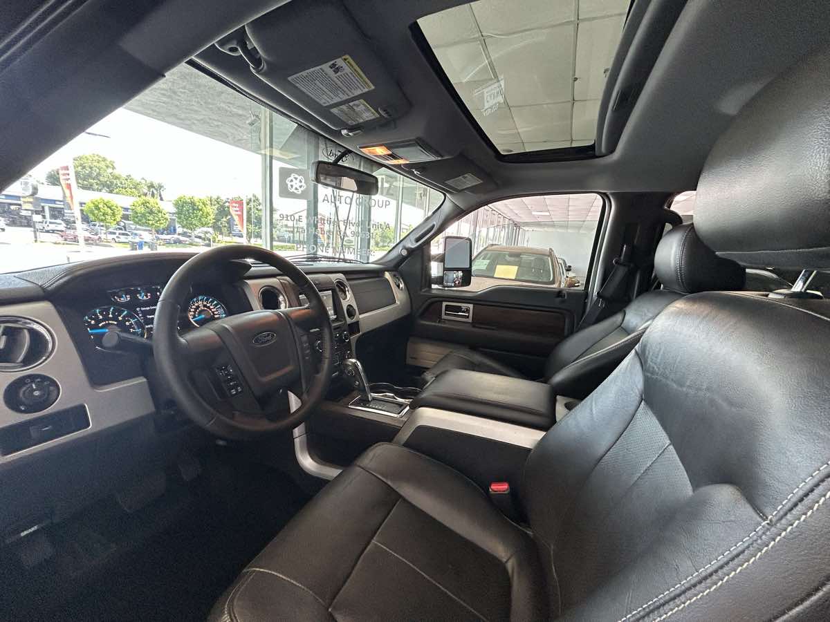 2013 Ford F-150 Lariat photo 32