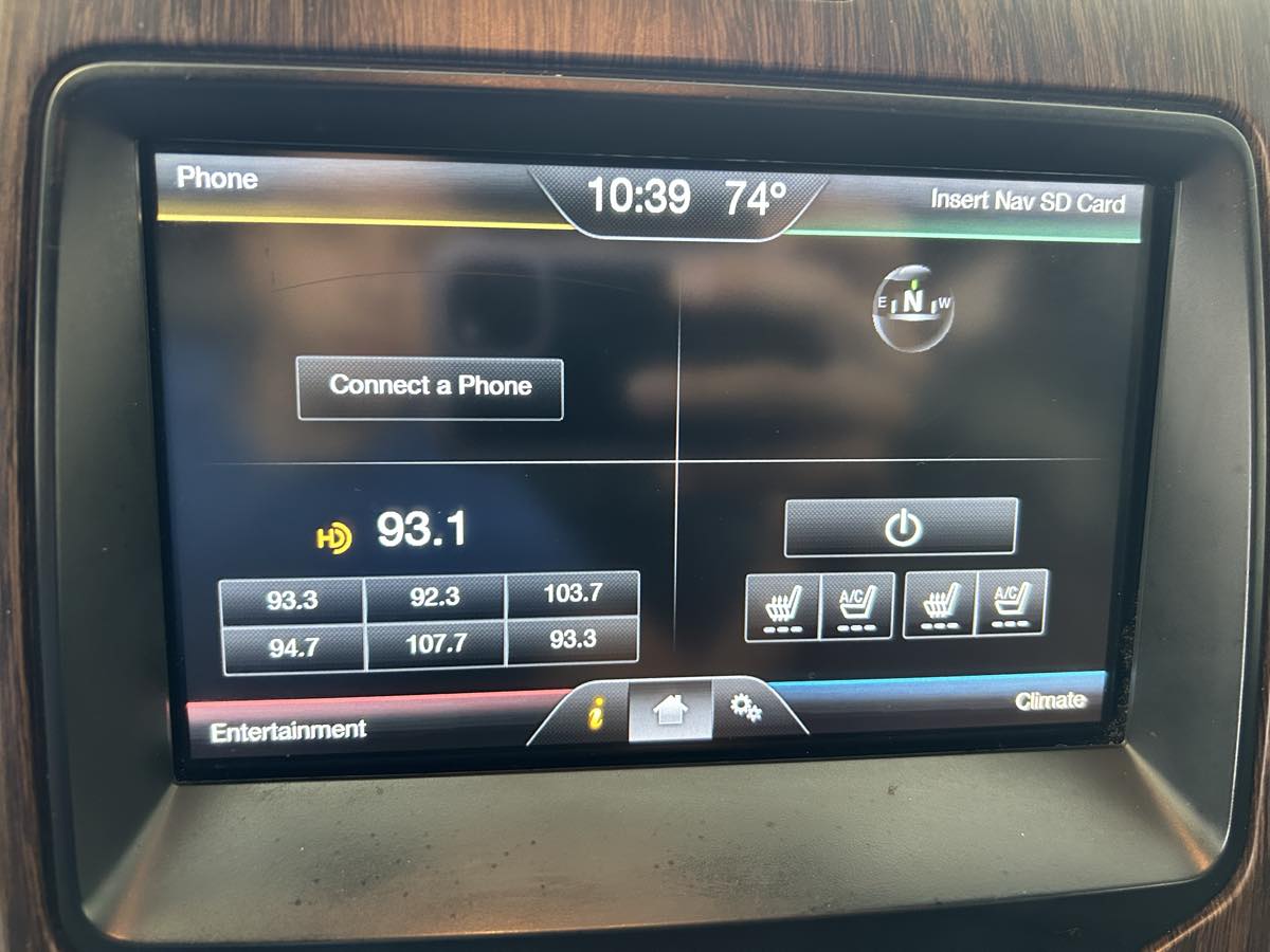 2013 Ford F-150 Lariat photo 38