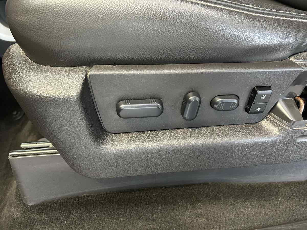 2013 Ford F-150 Lariat photo 46