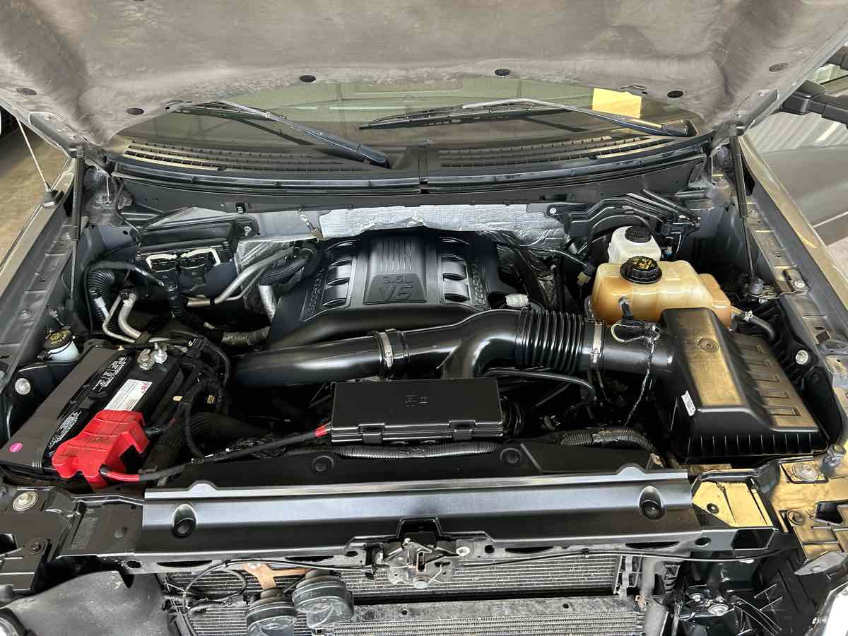 2013 Ford F-150 Lariat photo 57