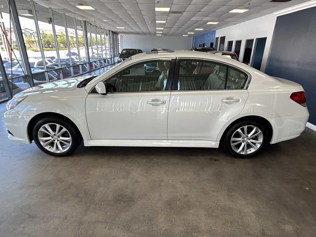 2013 Subaru Legacy 2.5i Limited photo 8