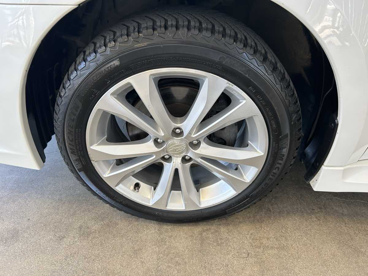 2013 Subaru Legacy 2.5i Limited photo 9