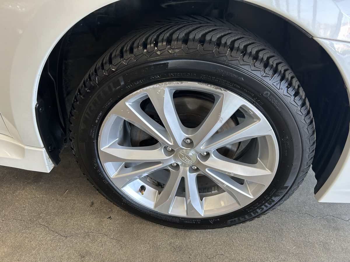 2013 Subaru Legacy 2.5i Limited photo 12