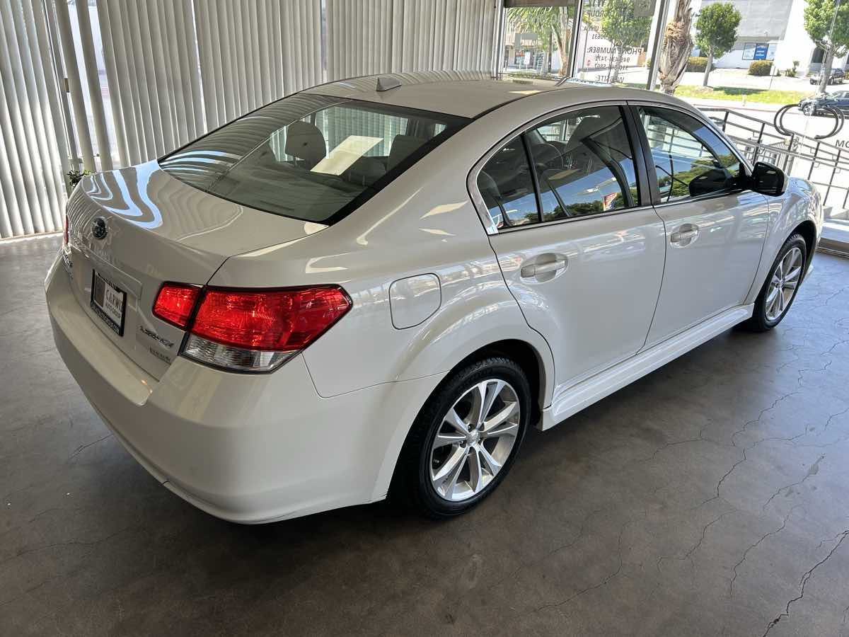 2013 Subaru Legacy 2.5i Limited photo 18