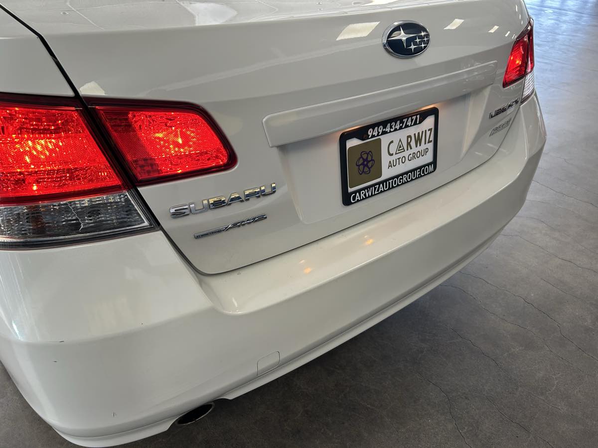 2013 Subaru Legacy 2.5i Limited photo 19