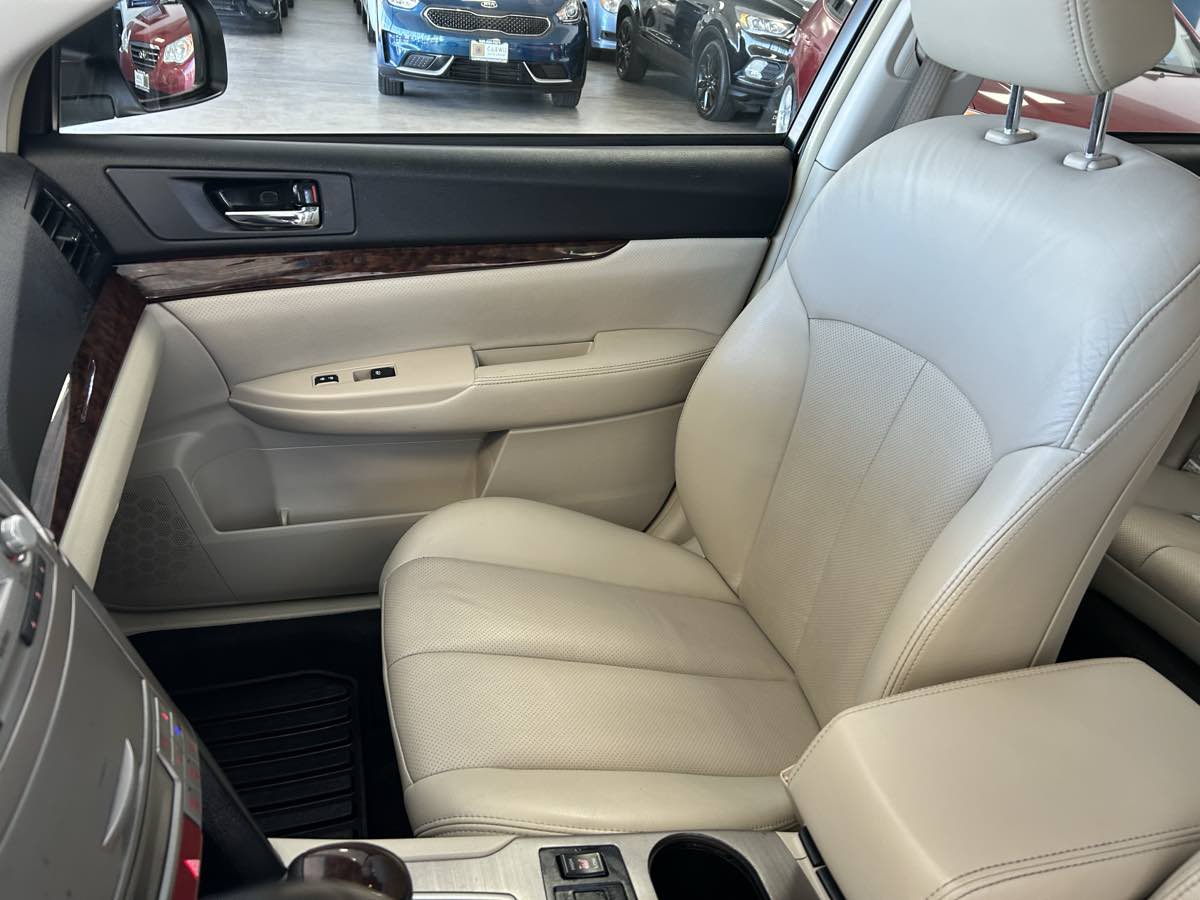 2013 Subaru Legacy 2.5i Limited photo 26