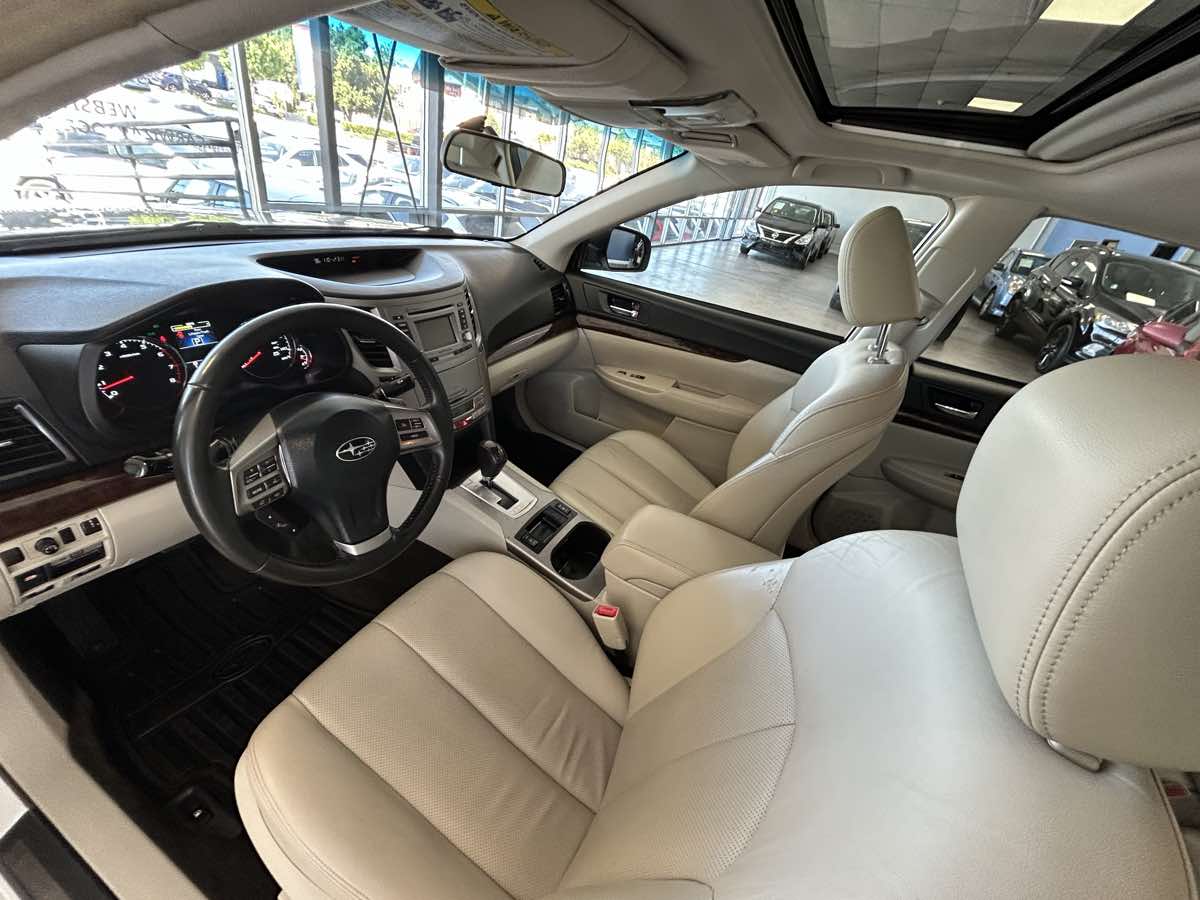2013 Subaru Legacy 2.5i Limited photo 28