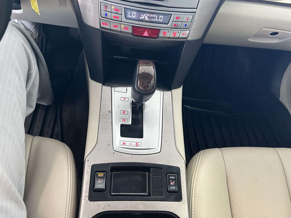 2013 Subaru Legacy 2.5i Limited photo 35
