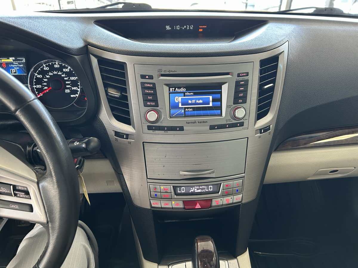 2013 Subaru Legacy 2.5i Limited photo 38