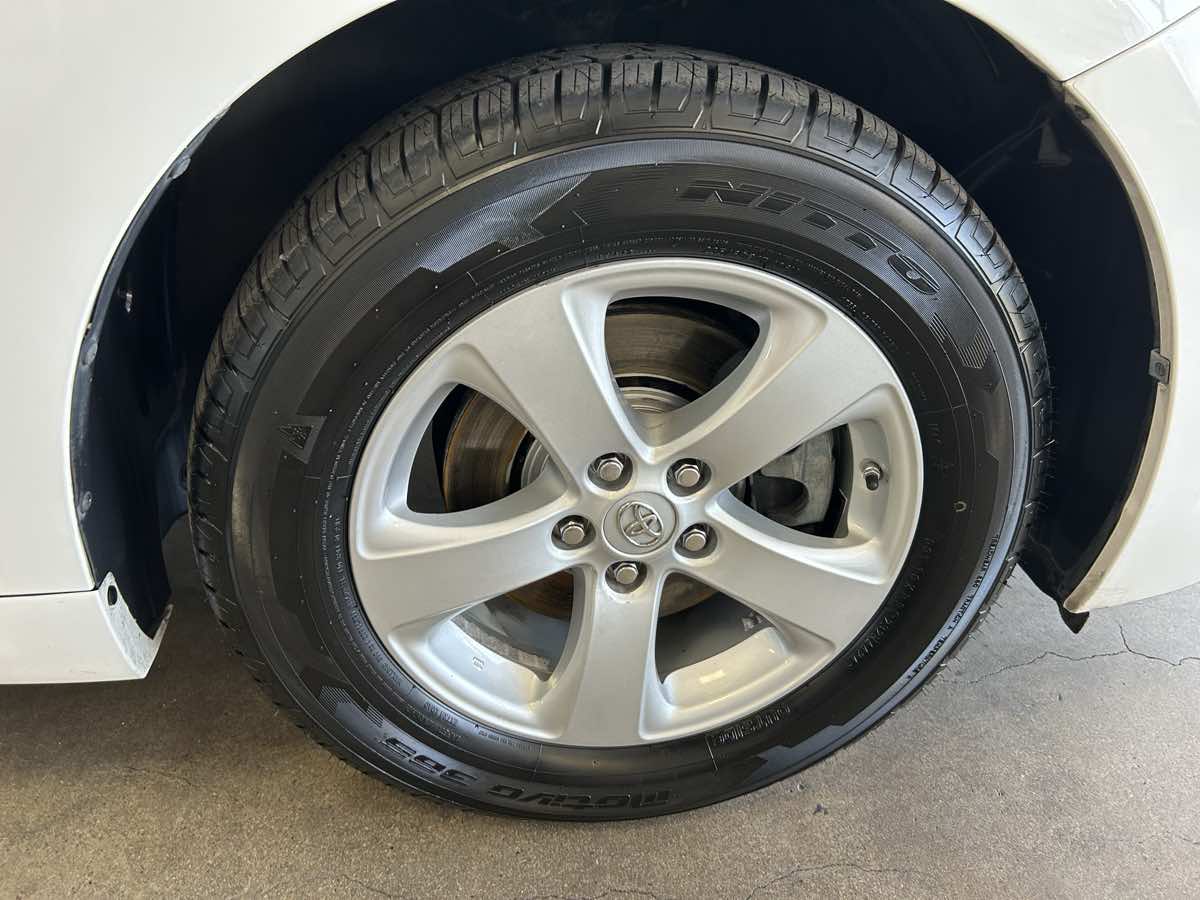 2017 Toyota Sienna LE photo 11