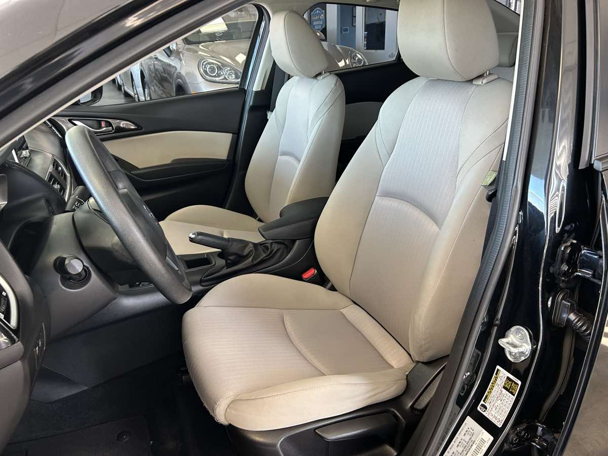 2014 Mazda Mazda3 i Sport photo 27