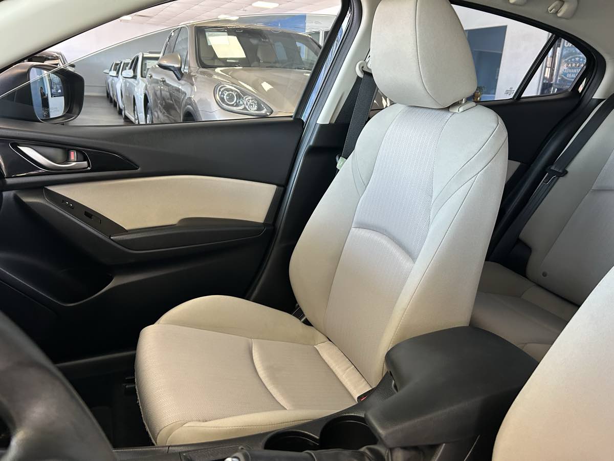 2014 Mazda Mazda3 i Sport photo 28