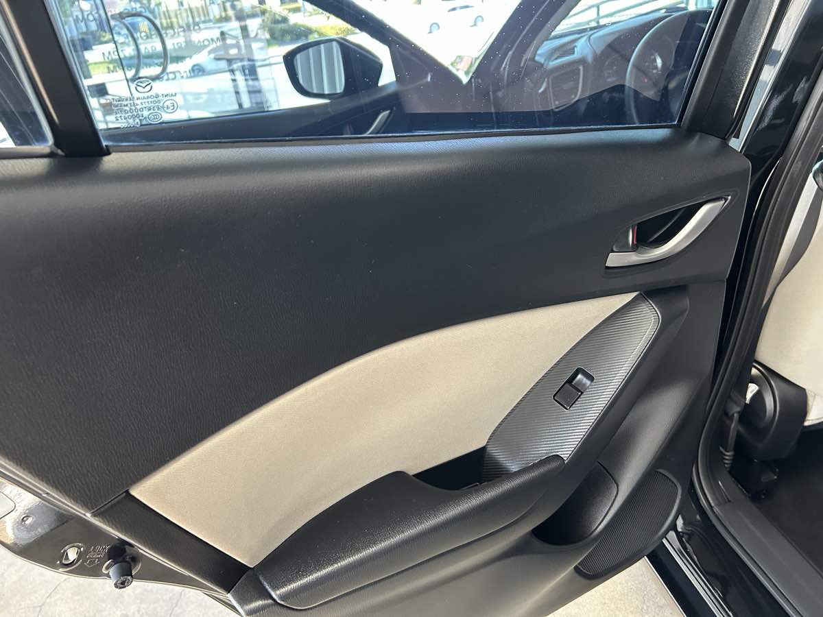 2014 Mazda Mazda3 i Sport photo 37