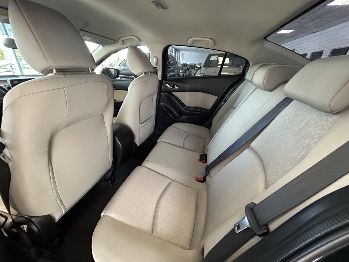2014 Mazda Mazda3 i Sport photo 40