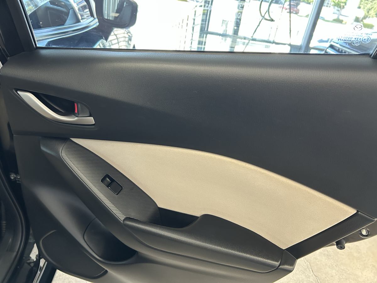 2014 Mazda Mazda3 i Sport photo 41