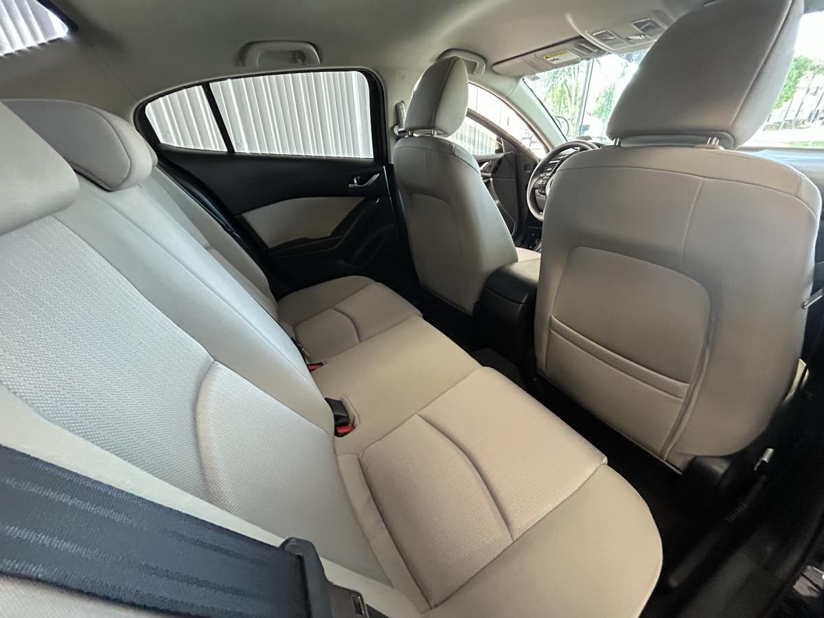 2014 Mazda Mazda3 i Sport photo 42