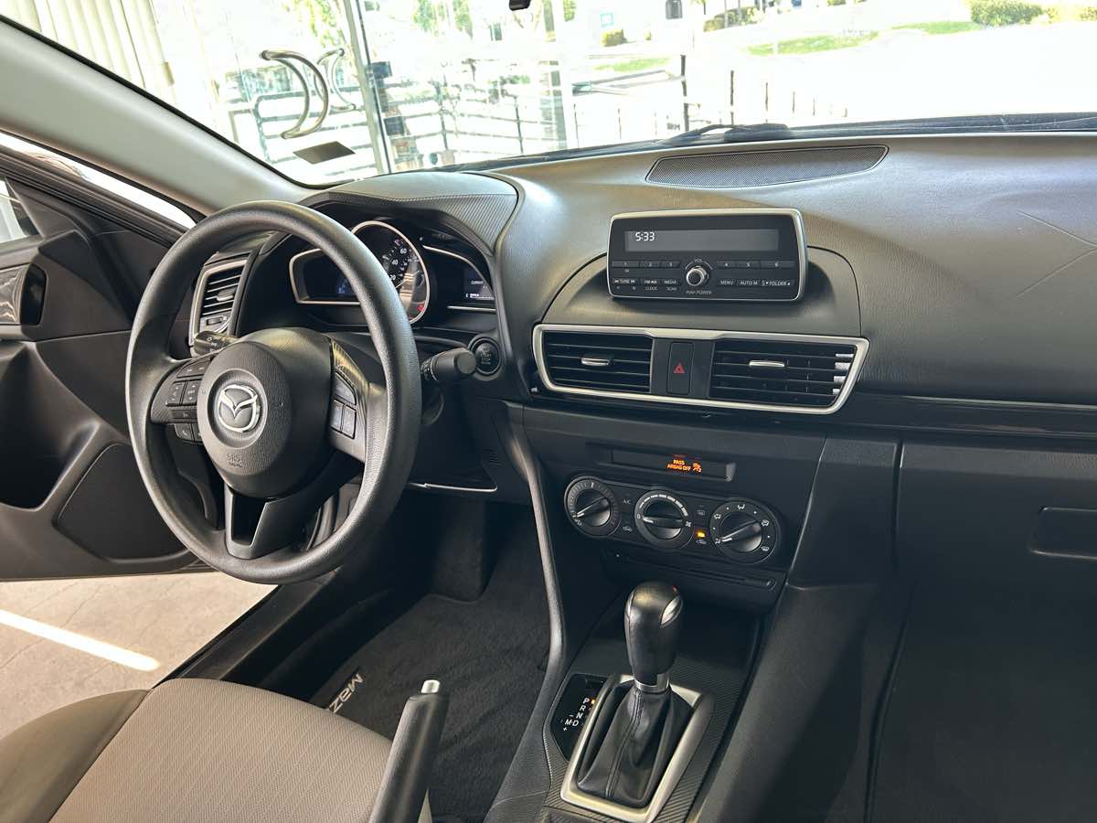 2014 Mazda Mazda3 i Sport photo 47
