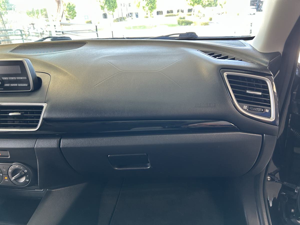 2014 Mazda Mazda3 i Sport photo 48